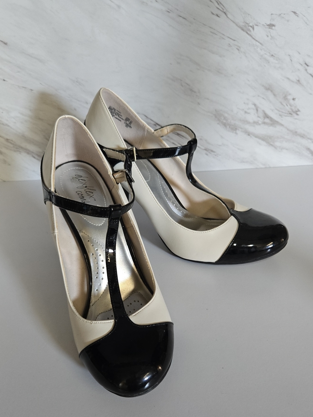 dexflex comfort Black and Cream T‑Strap Heels